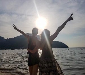 Laura (Nomadicare) and Julia (The Traveling Traveler)
