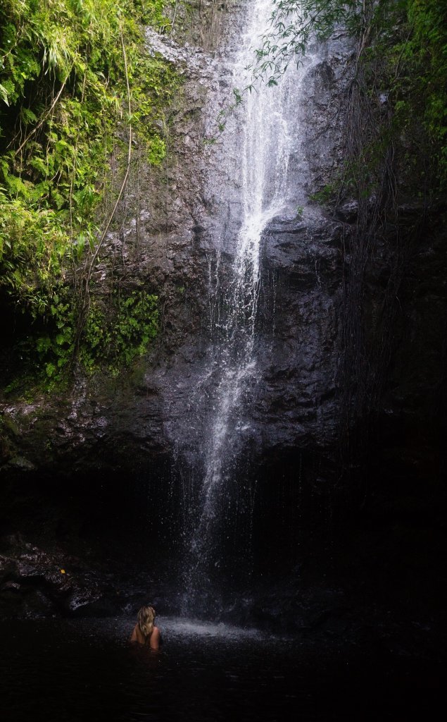 kaau crater waterfall picture 