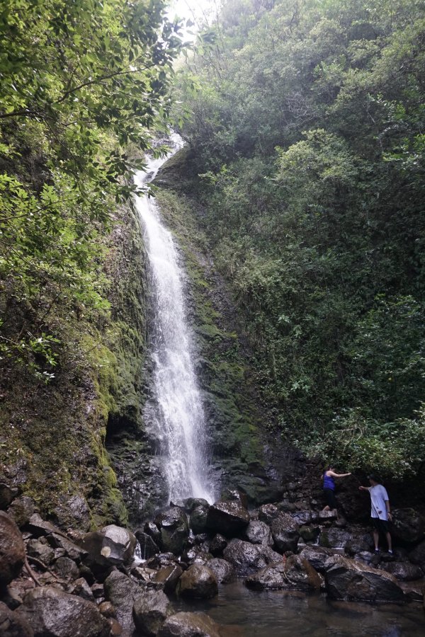 Best waterfall hikes in oahu - molibank