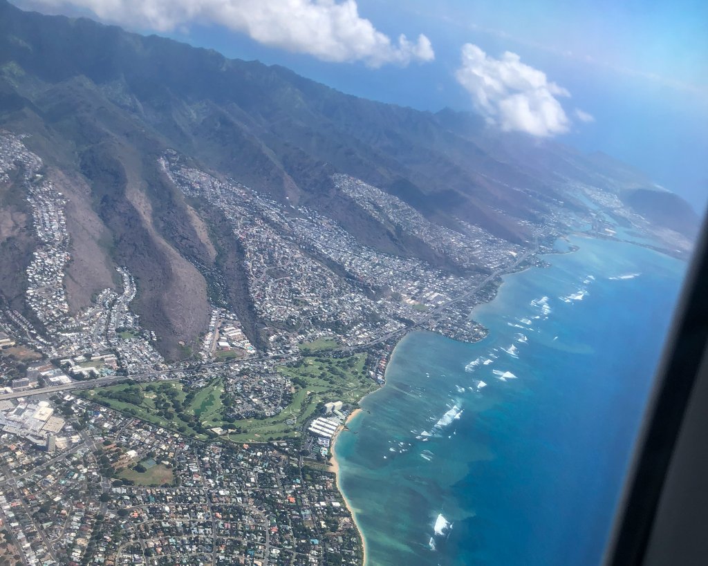 views of hawaii from an airplane