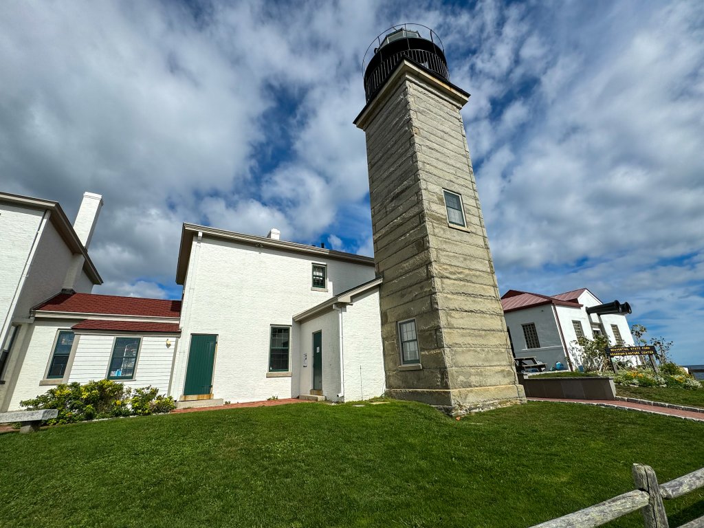 a picture of Beavertail lighthouse